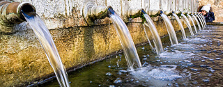 Brihuega, fuente de los doce caos